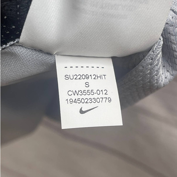 Nike Strike 2 Grey Soccer Jersey Women’s Size Small (CW3555-012) - Picture 10 of 10